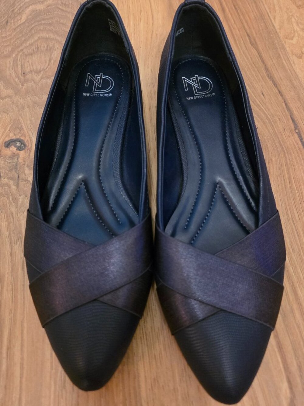 New Directions Rhemy Navy Pointed Toe Flats Satin Detail Size 10M